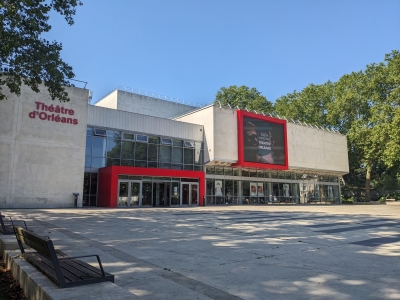 Stationnement sur le parking Aristide Briand près du théâtre